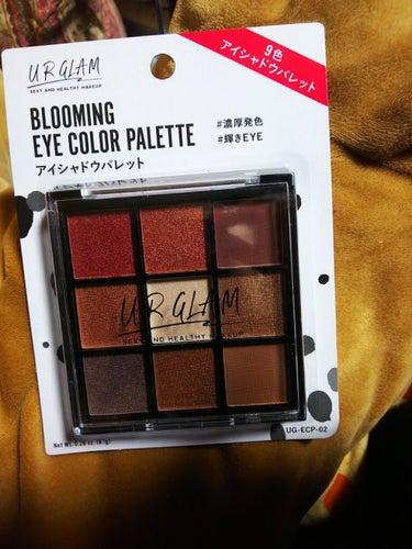 UR GLAM　BLOOMING EYE COLOR PALETTE/U R GLAM/パウダーアイシャドウを使ったクチコミ（1枚目）