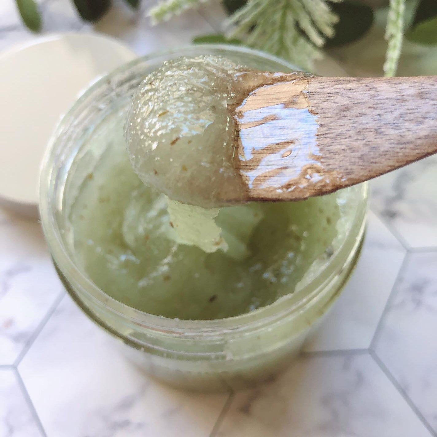 シュガーボディスクラブバジル&ベルガモット/AROMATICA/ボディスクラブを使ったクチコミ(4枚目)