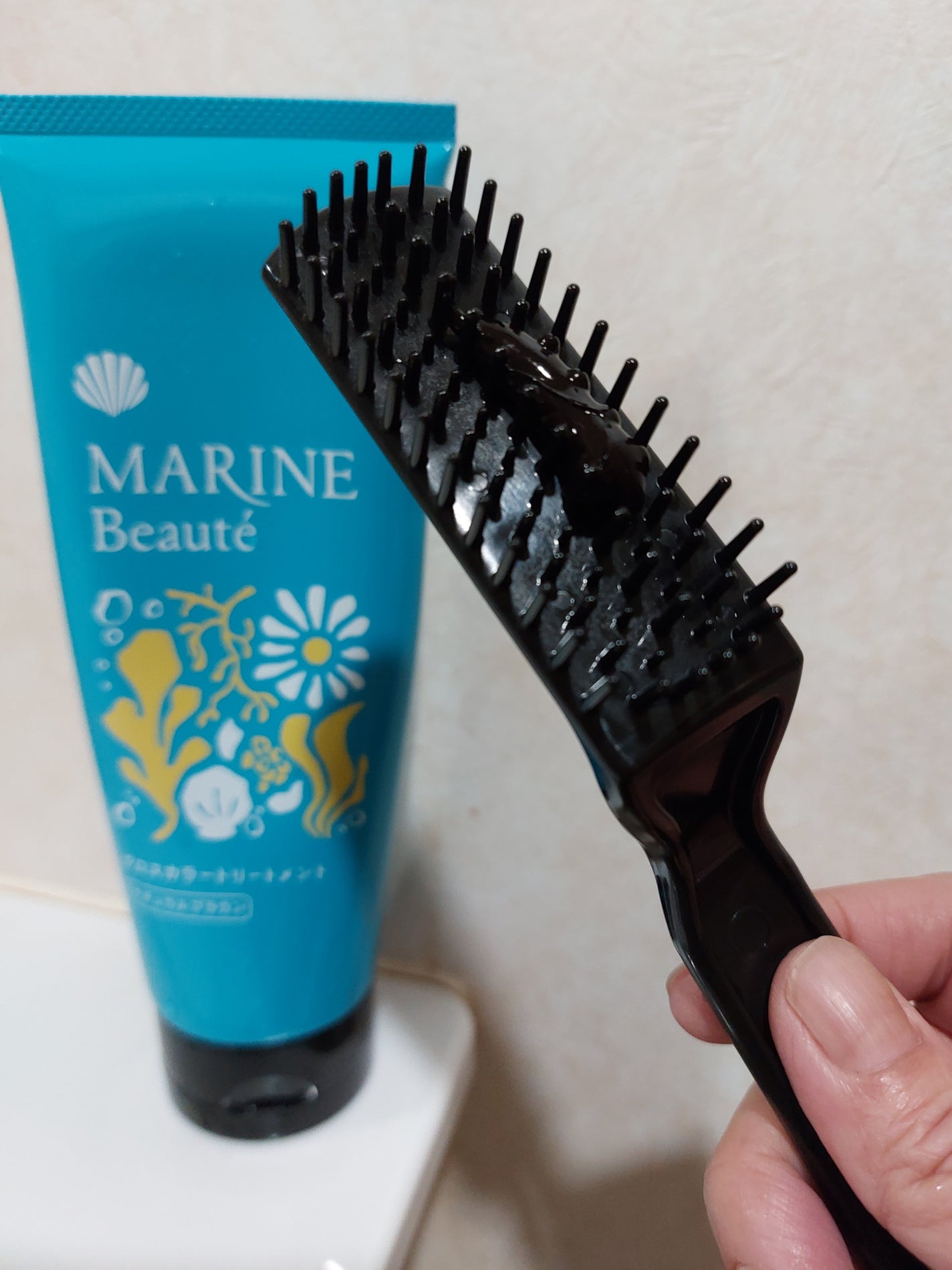 グロスカラートリートメント /マリンボーテ/洗い流すヘアトリートメントを使ったクチコミ(3枚目)