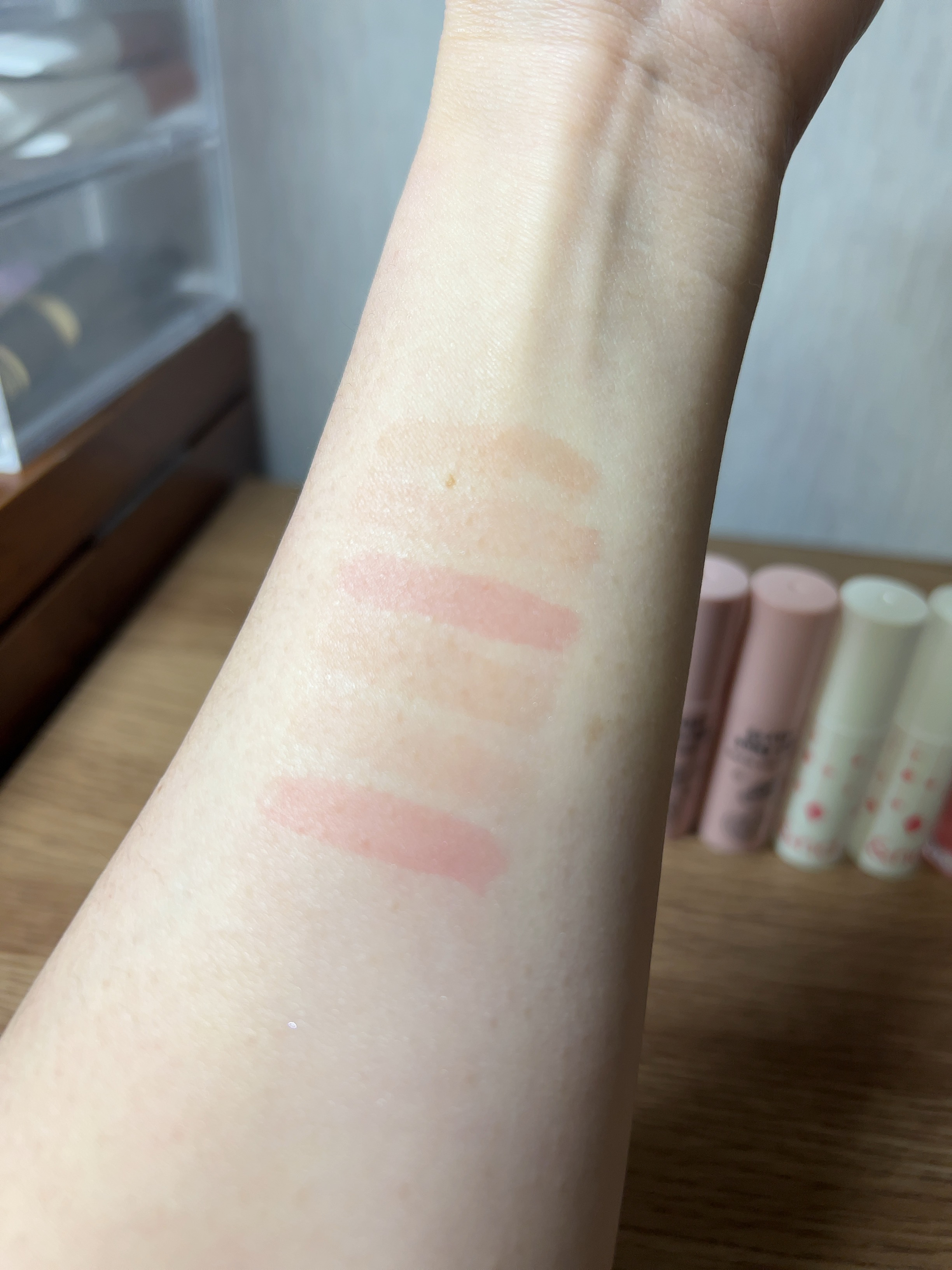 アンドバイロムアンド　グラッシーボムティント/&nd by rom&nd/リップティントを使ったクチコミ（3枚目）