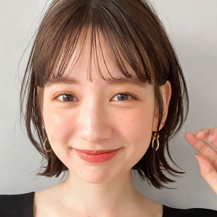 【優しい顔になる方法】芸能人を参考に「特徴」や「メイクのポイント」「表情の作り方」まで解説!