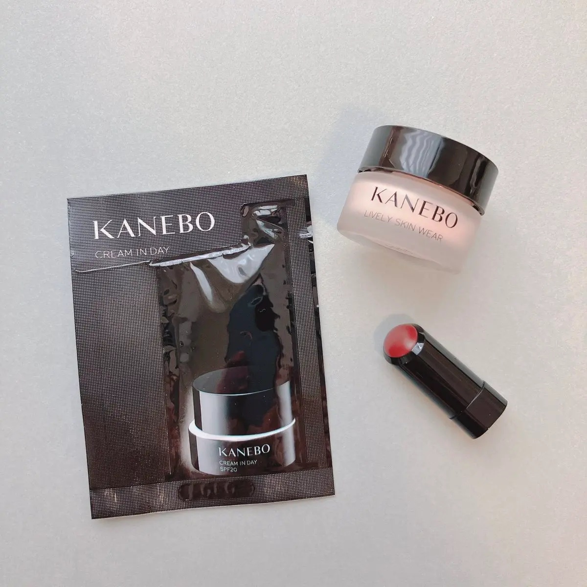 ライブリースキン　ウェア/KANEBO/クリーム・エマルジョンファンデーションを使ったクチコミ（1枚目）