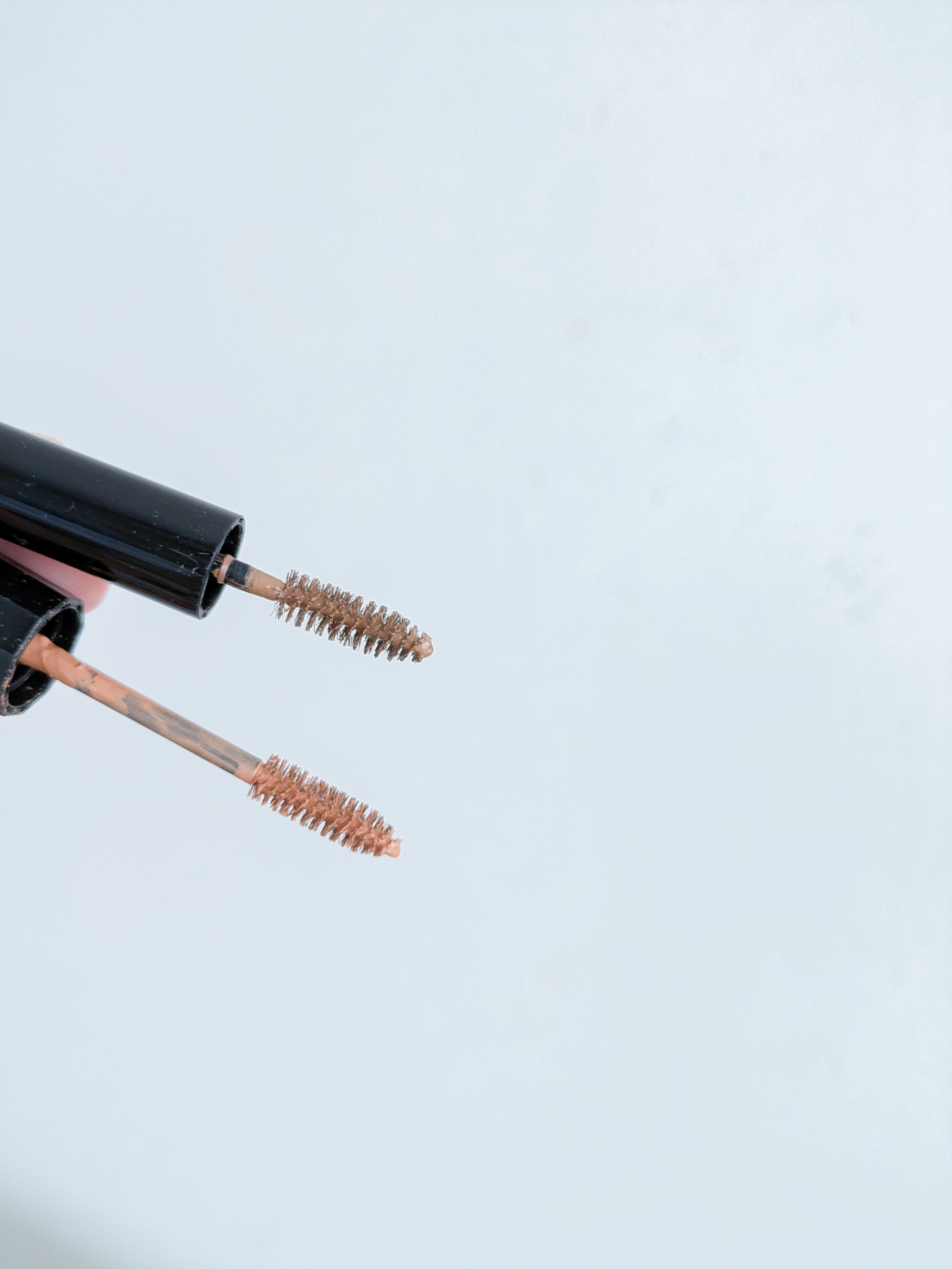 ヘビーローテーション カラーリングアイブロウEX 09 ナチュラルアッシュ/ヘビーローテーション/眉マスカラを使ったクチコミ（2枚目）