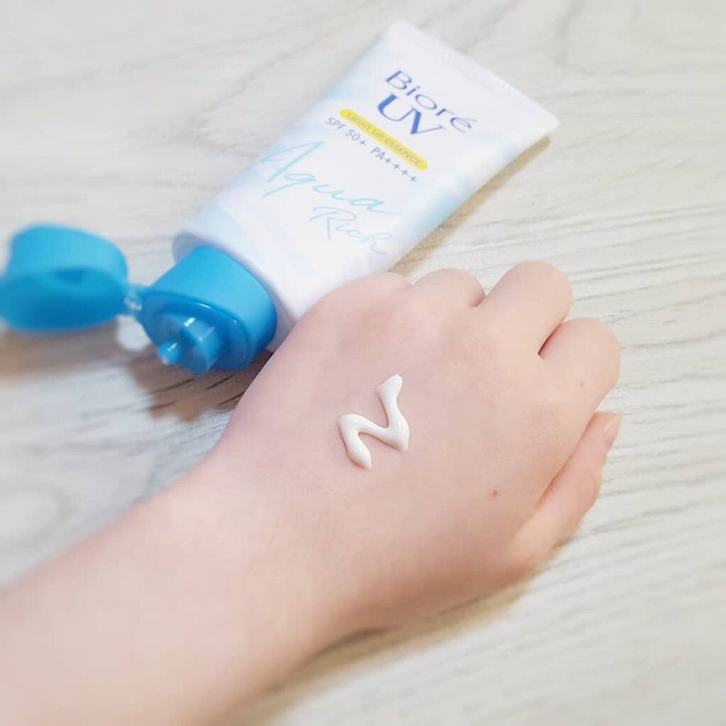 ビオレUV アクアリッチ ライトアップエッセンス/ビオレ/日焼け止めクリームを使ったクチコミ(2枚目)