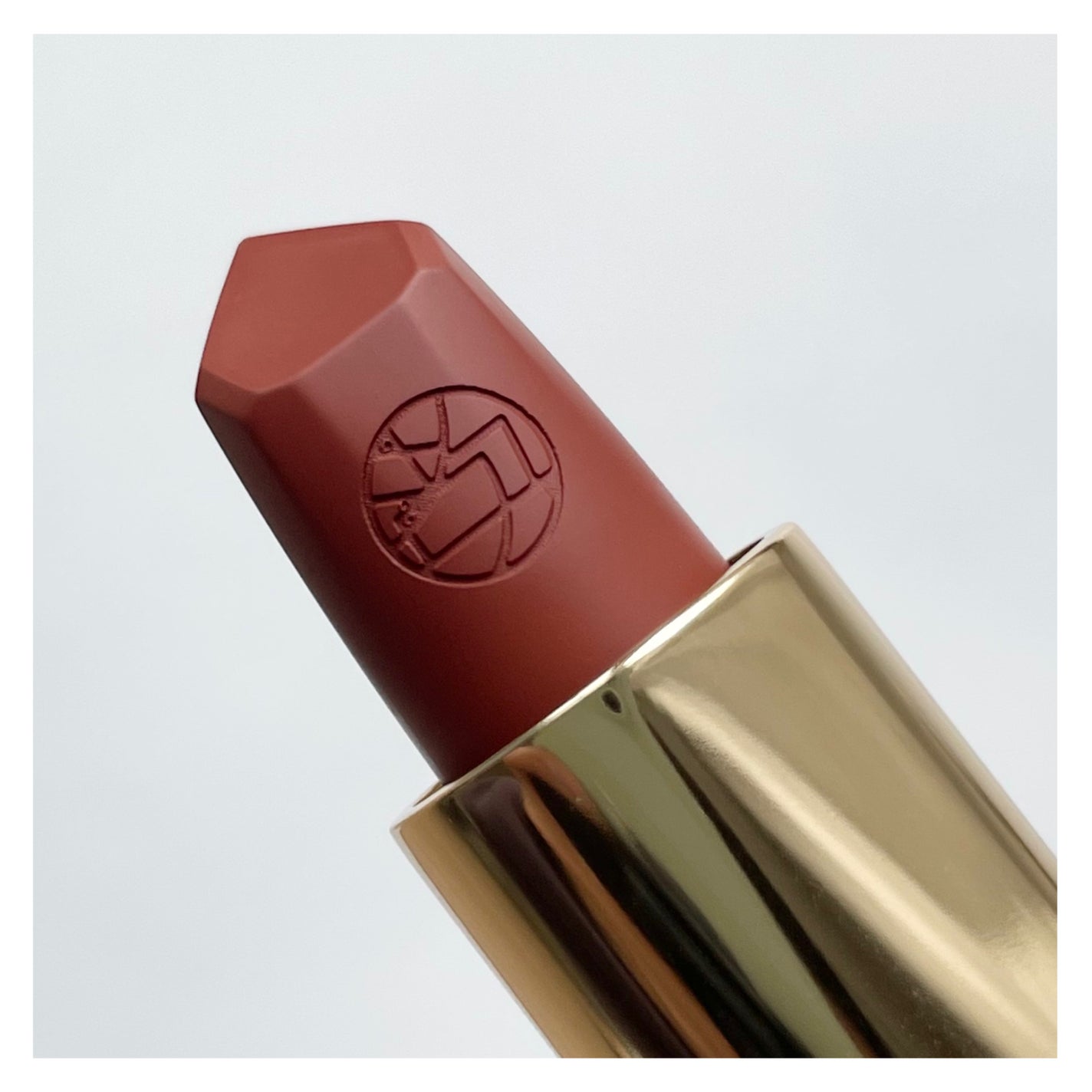 キヌ ルージュ マット/shu uemura/口紅を使ったクチコミ(5枚目)