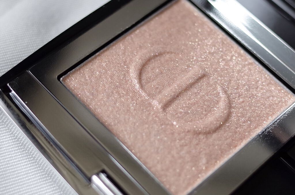 モノ クルール クチュール 633 コーラル ルック/Dior/単色アイシャドウを使ったクチコミ（2枚目）