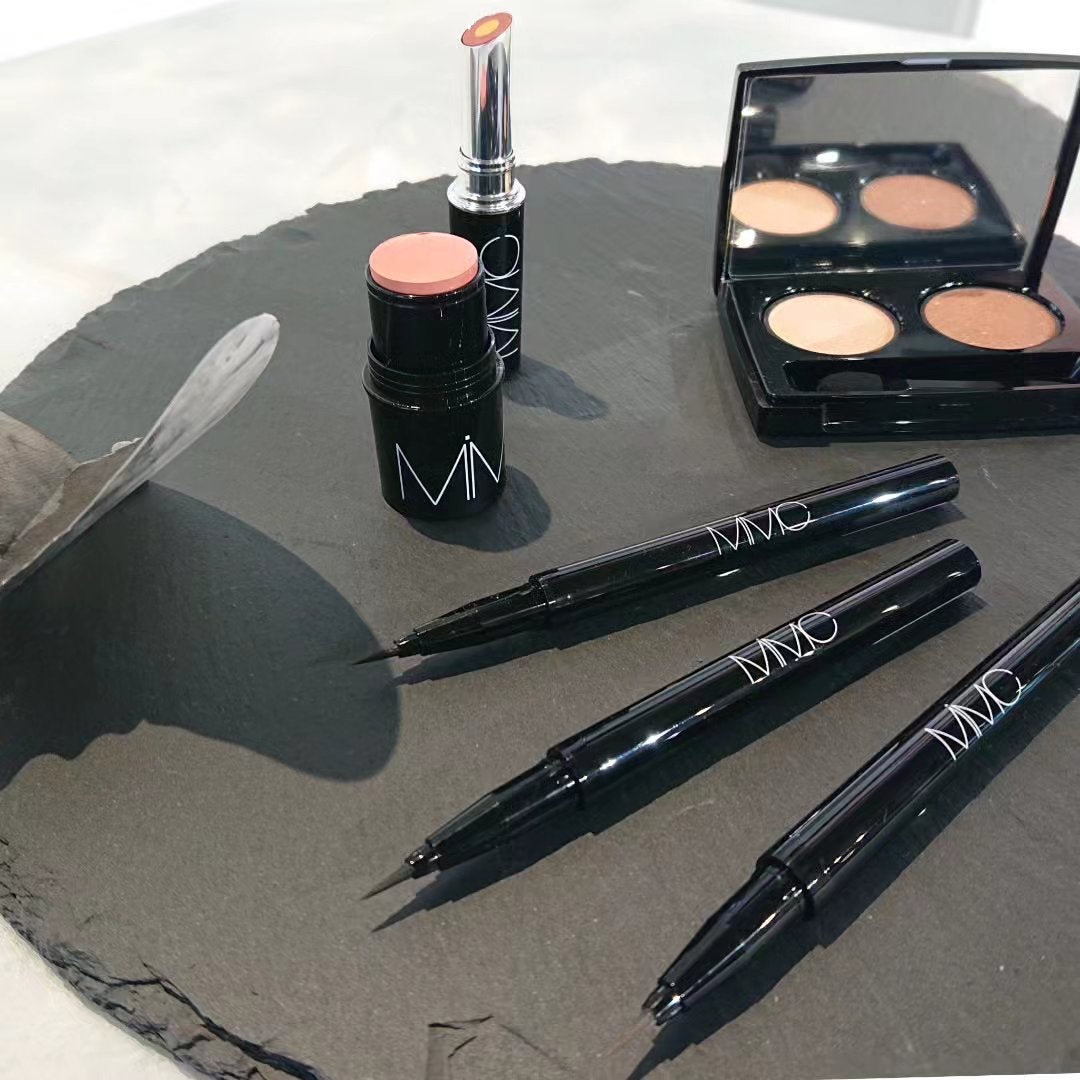 ミネラルチャコールアイライナー/MiMC/リキッドアイライナーを使ったクチコミ(9枚目)