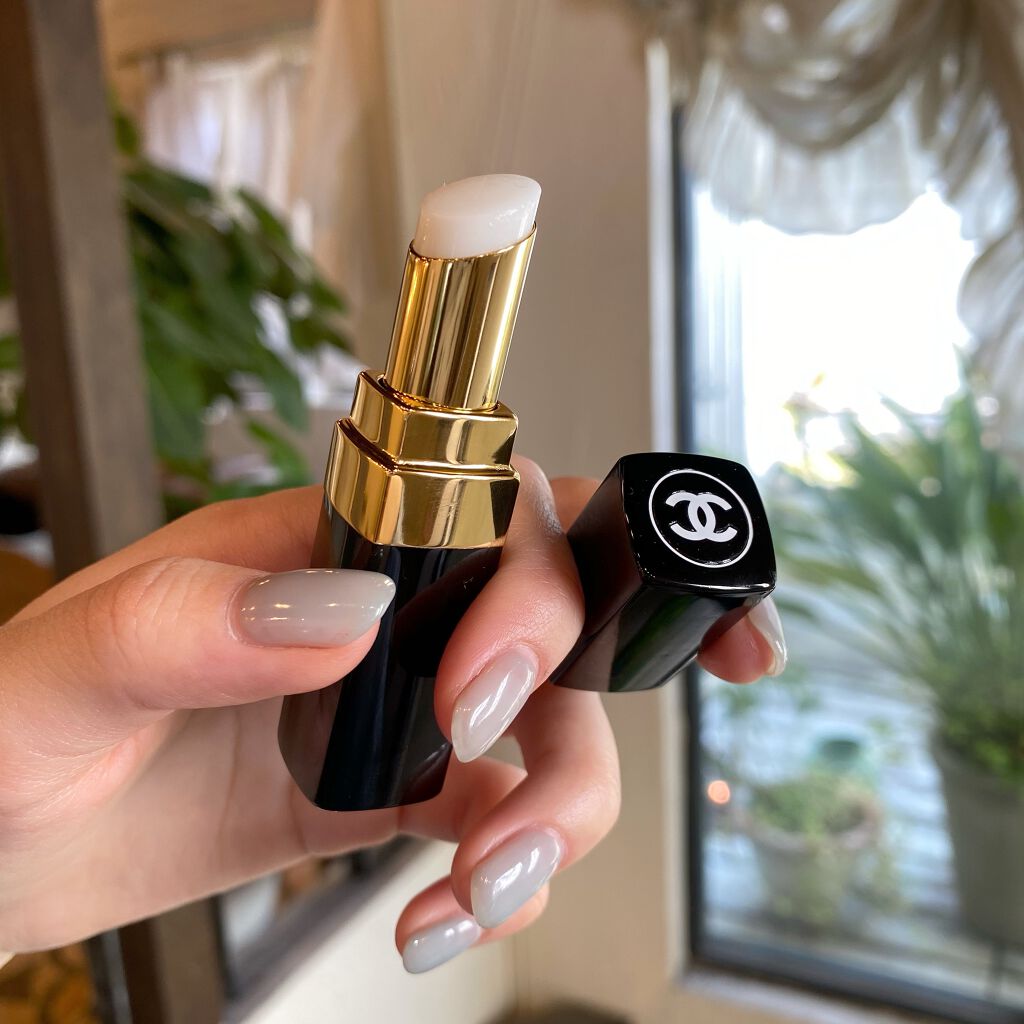 透明感保湿リップの最高峰♡

パケも可愛いし、上から色付きリップ重ねるのにちょうどいい保湿力🌿♡

春はシアーなリップが欲しいなぁ🐇
マスクしててもリップだいすきだからたくさん♡

ネイルも可愛い♡ 

#ルージュココボームリップクリー