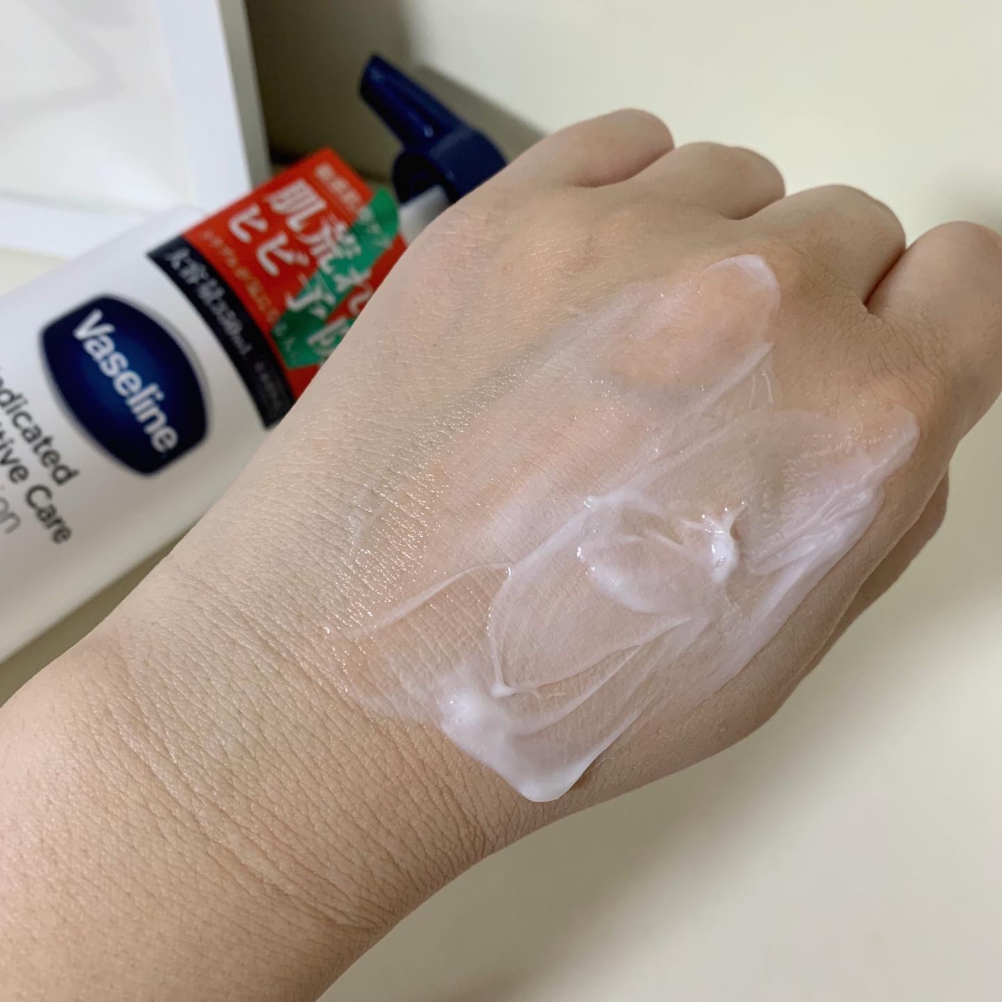 メディケイティッド センシティブケア ボディローション うるおいケア <医薬部外品>/ヴァセリン/ボディローションを使ったクチコミ（3枚目）