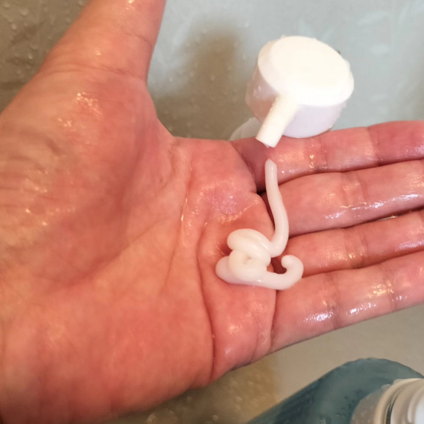 リフレッシュ × さらつや シャンプー/トリートメント/h&s/市販シャンプーを使ったクチコミ(4枚目)