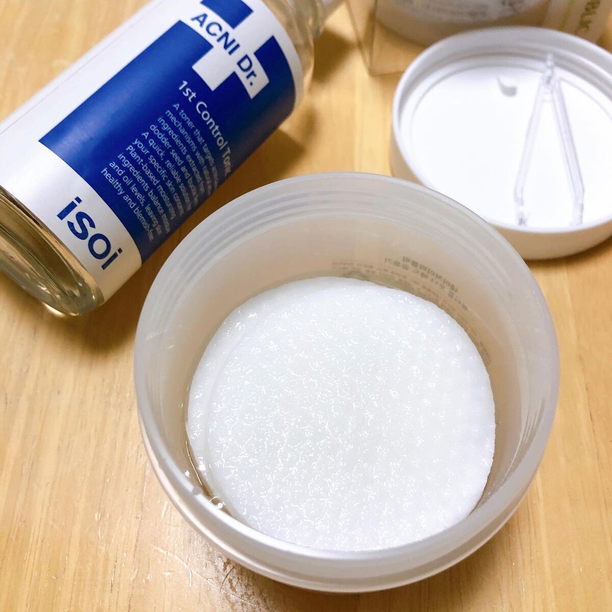 ISOI アクニドクターファース コントロールトニックのクチコミ「ISOIのコントロールトニック、コットンに出すのがストレスだったのでお手製トナーパッドに！
I.....」（2枚目）