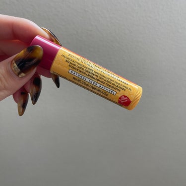 BURT'S BEES ポメグラネイトリップバームのクチコミ「皆様こんばんはʕ๑•ɷ•๑ʔ
毎回ですが不定期投稿続きとなります……
お手隙の際ご覧頂けると嬉.....」（2枚目）