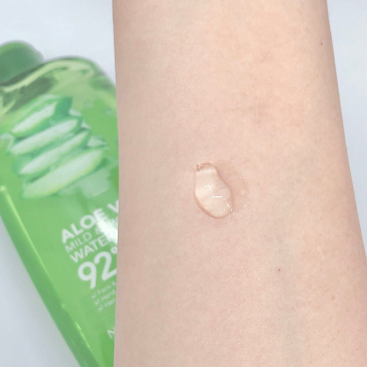 マイルド&モイスチャーアロエジェル/ネイチャーリパブリック/ボディローションを使ったクチコミ(2枚目)