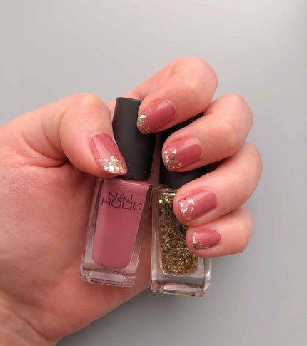 ネイルホリック パーティーフレーク/ネイルホリック/マニキュアを使ったクチコミ(2枚目)