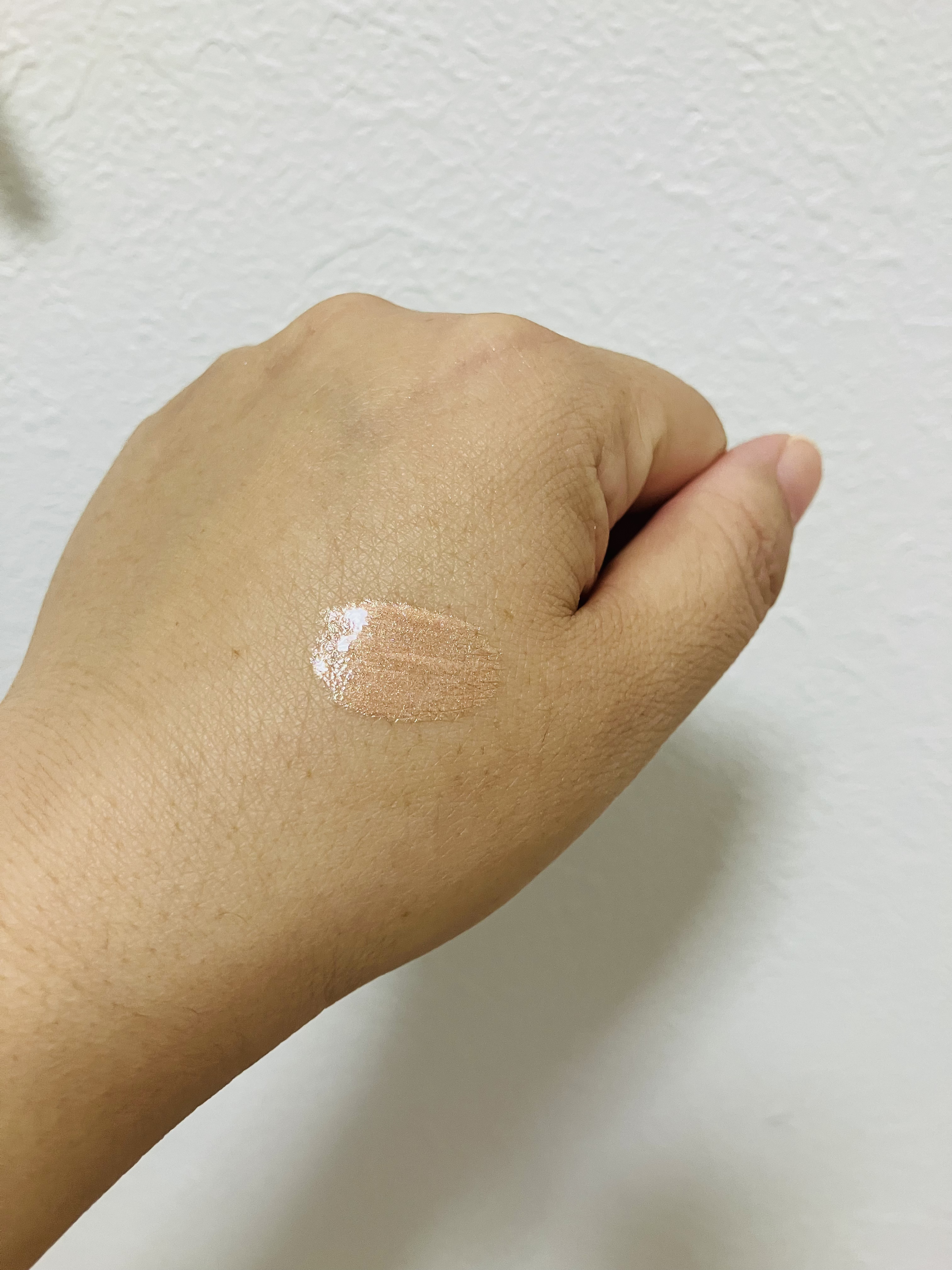 Koh Gen Do マイファンスィー アクアファンデーション イルミネーターのクチコミ「ツヤが自由自在に操れる！！
ファンデーションの上からひと筆で、ほしい”艶”と”明るさ”を瞬時に.....」（3枚目）