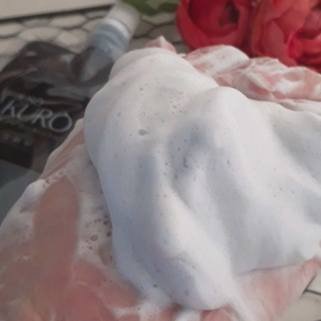 ゆみ on LIPS 「イチゴ毛穴に重曹の炭酸泡!JUSOシリーズからモコモコ泡立つ..」(3枚目)