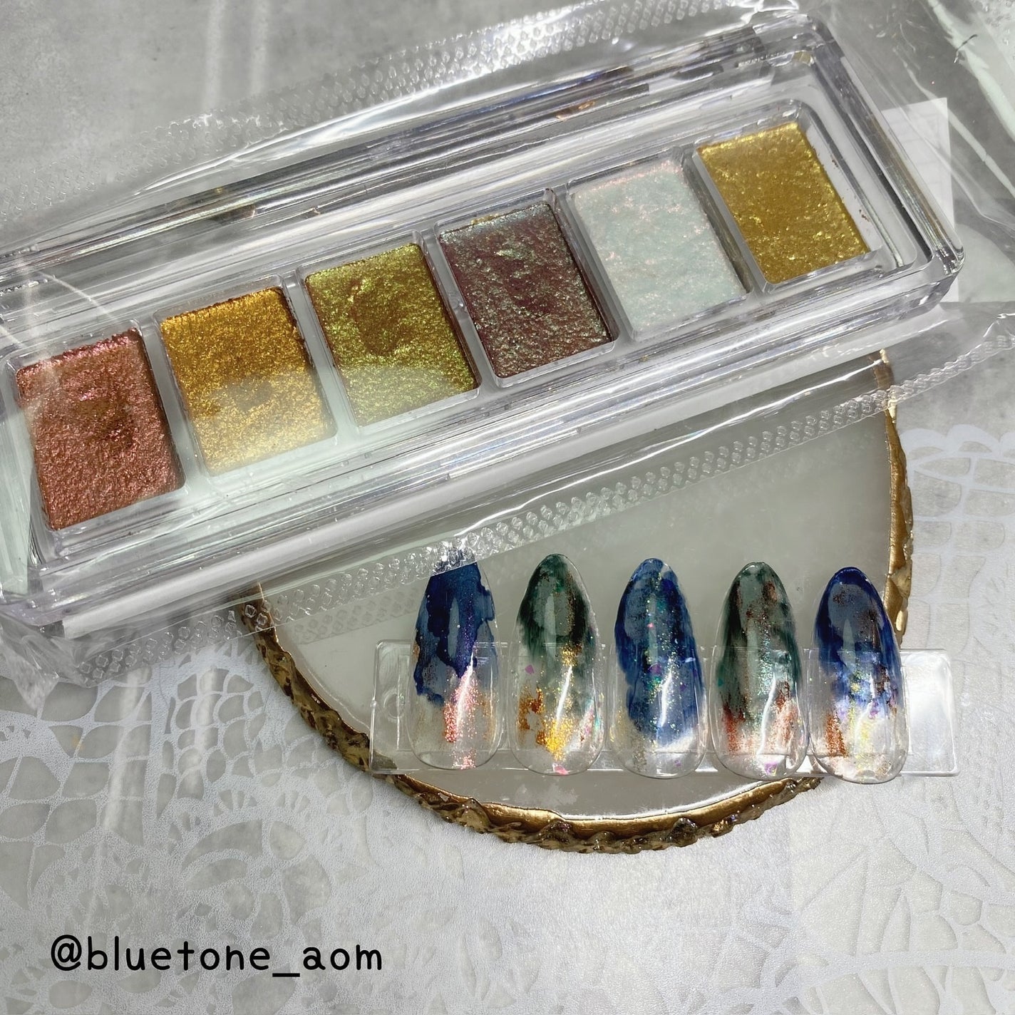 ⋆͛🦖⋆͛aomi on LIPS 「インクとメタリックなやつ(名前わからん)使ってニュアンスネイル..」(7枚目)