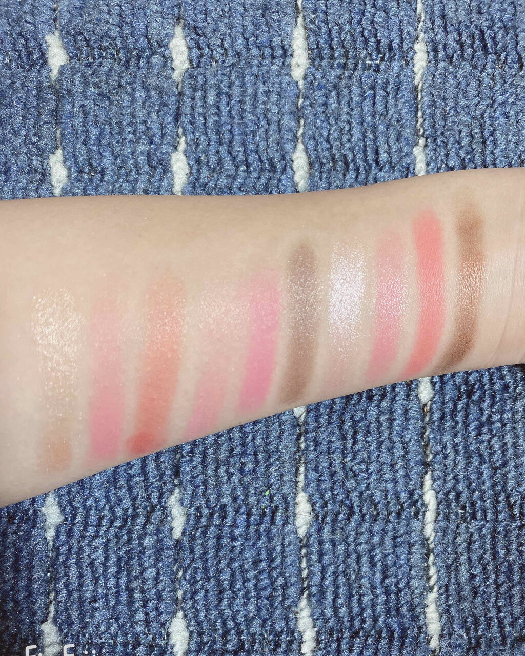 プレイカラー アイシャドウ インザカフェ【生産終了】/ETUDE/アイシャドウパレットを使ったクチコミ（3枚目）