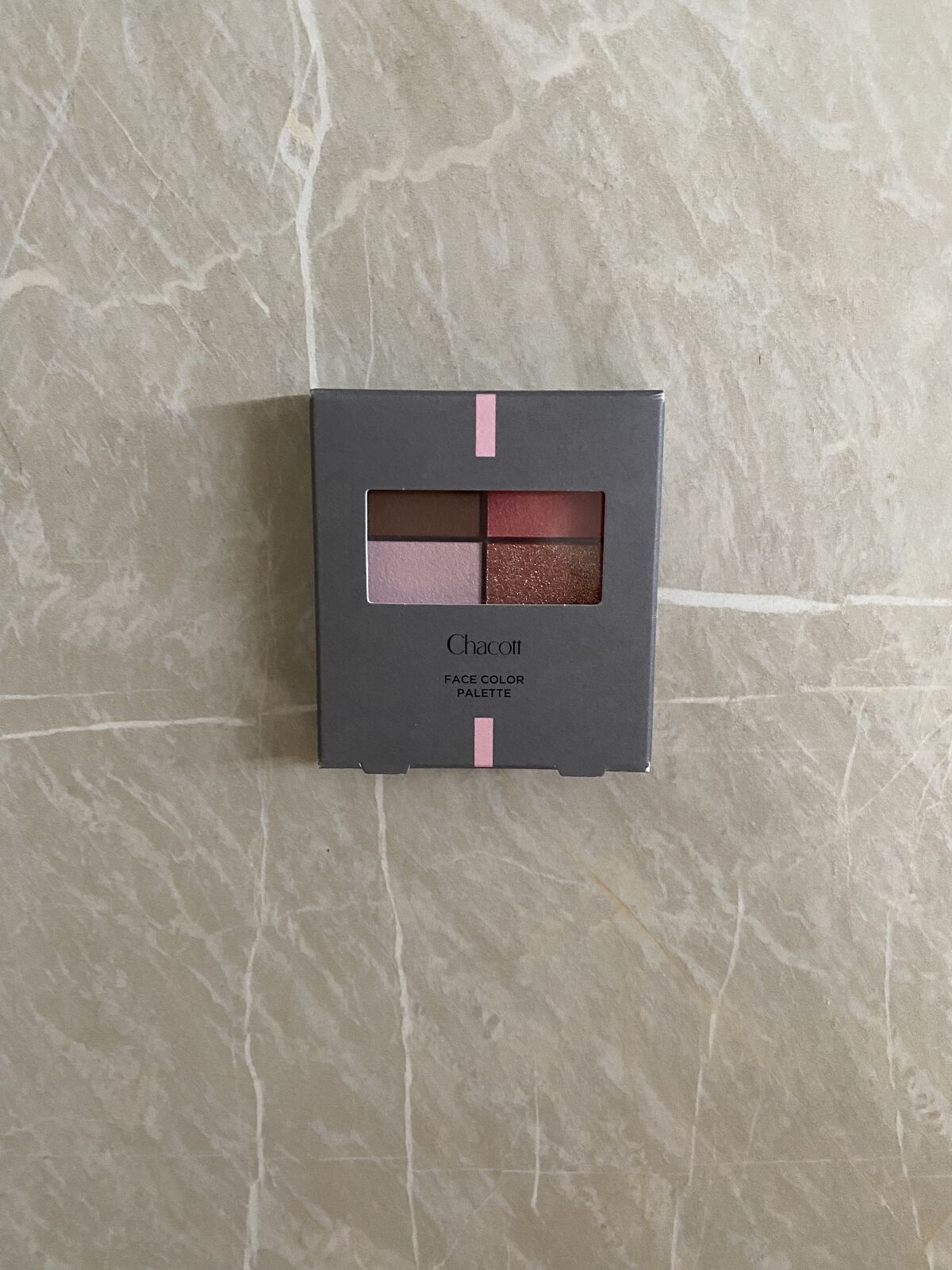 #アイシャドウ

チャコット　フェイスカラーパレット　ハットラグーンの魔法 0503

私の大好きな柚香さまがイメージキャラクターをされているチャコットの新作

はい、可愛いー

このラメ、照明でも当ててるのかぐらいの光！！！！！

キラン