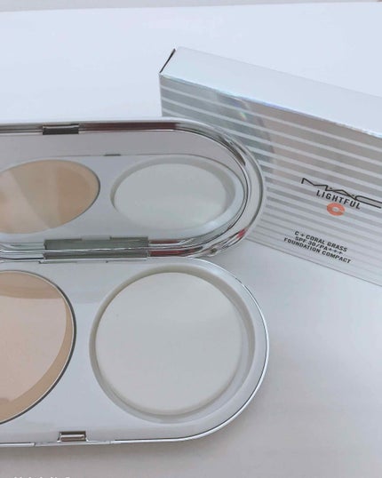 ライトフル C+ SPF 30 ファンデーション/M・A・C/パウダーファンデーションを使ったクチコミ(2枚目)