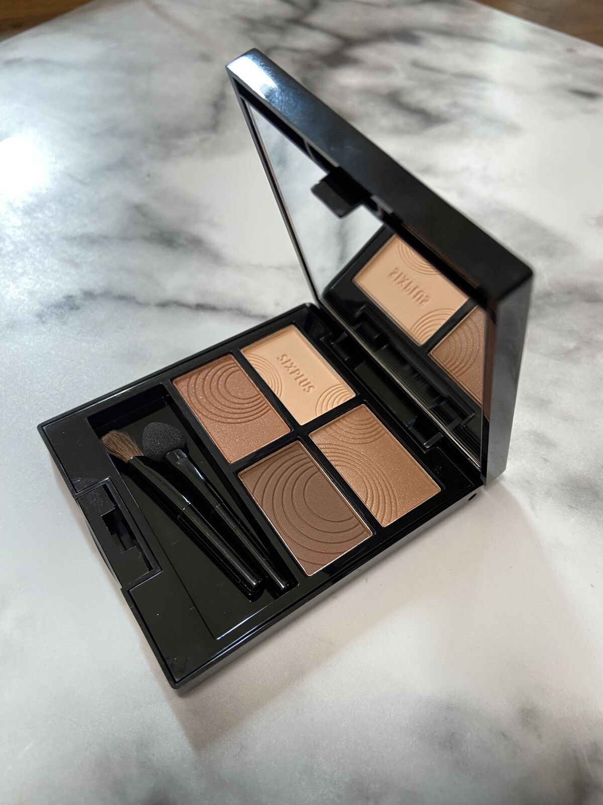 SIXPLUS 4色アイシャドウ #01ディープアース/SIXPLUS/アイシャドウパレットを使ったクチコミ（2枚目）