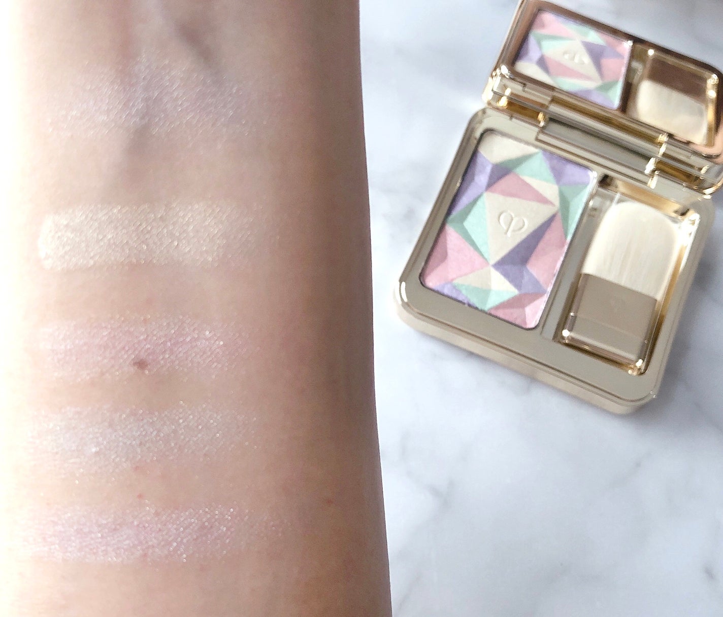 ル・レオスールデクラ /クレ・ド・ポー ボーテ/パウダーハイライトを使ったクチコミ(7枚目)