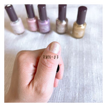 pa nail collective pa ワンダーネイル トップコートのクチコミ「こちらのトップコートは、太陽の光を「硬化」に変換し、爪を硬く・強くして※1ダメージから守ってく.....」（3枚目）