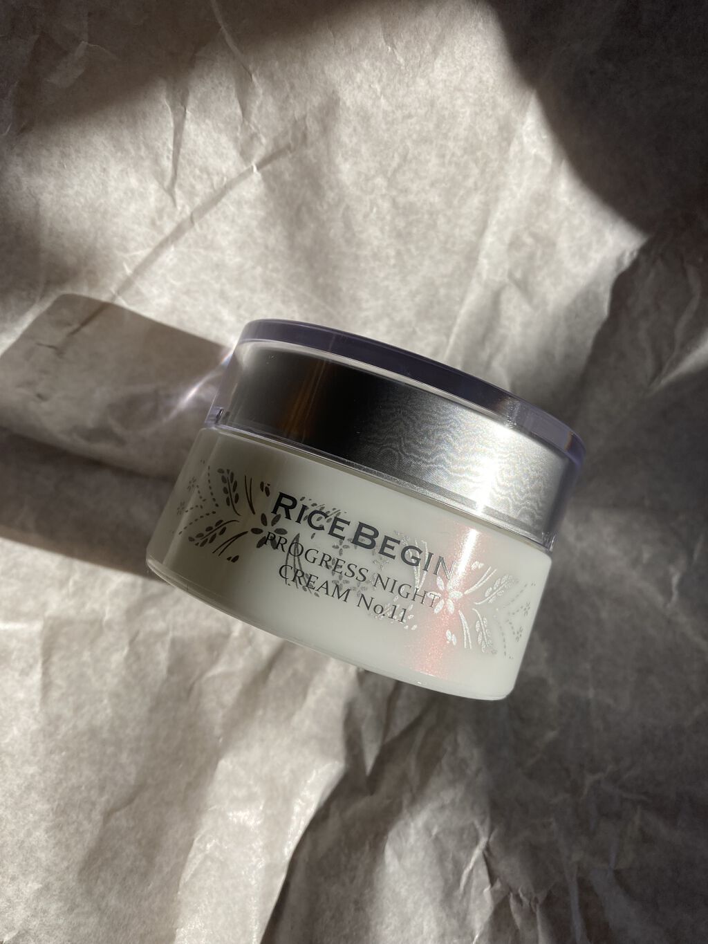 ライスビギン⺣̤̬︎︎ ✌︎︎︎クリーム

使用期間 3ヶ月程

◎肌トラブルなし
◎酒さの鎮静(なぜかは謎)
◎使用感がいい(潤う)
◎使いやすい(強い成分とか入ってない)
△お値段が少し高い

⚠︎ ᴾᴼᴵᴺᵀ ⚠︎
酒さ･赤みの沈静に