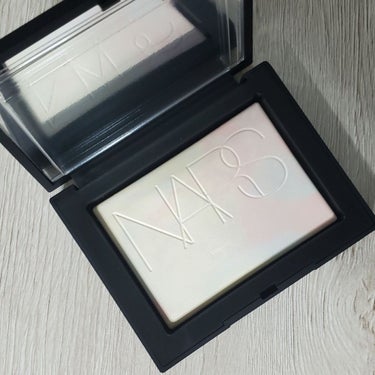 ライトリフレクティングセッティングパウダー　プレスト　N/NARS/プレストパウダーを使ったクチコミ（1枚目）