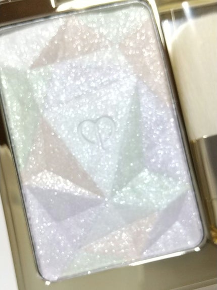 ル・レオスールデクラ /クレ・ド・ポー ボーテ/パウダーハイライトを使ったクチコミ(5枚目)