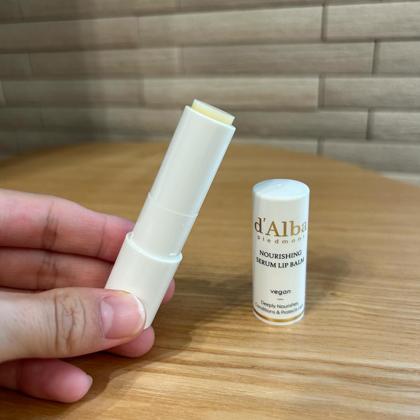 ホワイトトリュフナリシングセラムリップバーム/ダルバ/リップバームを使ったクチコミ（2枚目）