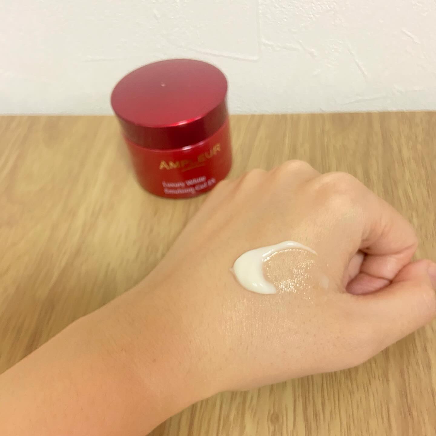 ラグジュアリーホワイト エマルジョンゲルEX/アンプルール/乳液を使ったクチコミ（2枚目）