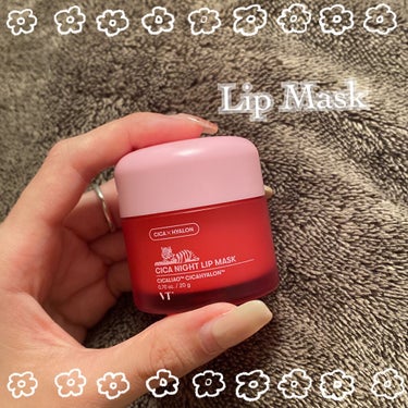 🍓VT Cosmetics
VTシカナイトリップマスク

Qoo10のメガ割で購入した、セットに入ってたリップマスク！
使ってみたらびっくり😳
こっくりしててぽってりって感じ
ちょっと重めだけど保湿力が