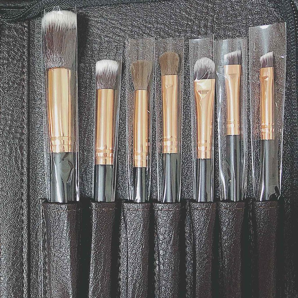 貴族のゴールド メイクブラシ11本セット 化粧ポーチ付き/SIXPLUS/メイクブラシを使ったクチコミ(2枚目)