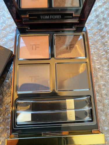 アイ カラー クォード 45 アイコニック スモーク/TOM FORD BEAUTY/アイシャドウパレットを使ったクチコミ（3枚目）