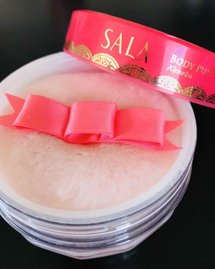 ボディパフパウダーN プリズムパール(サラ スウィートローズの香り)/SALA/ボディパウダーを使ったクチコミ(1枚目)