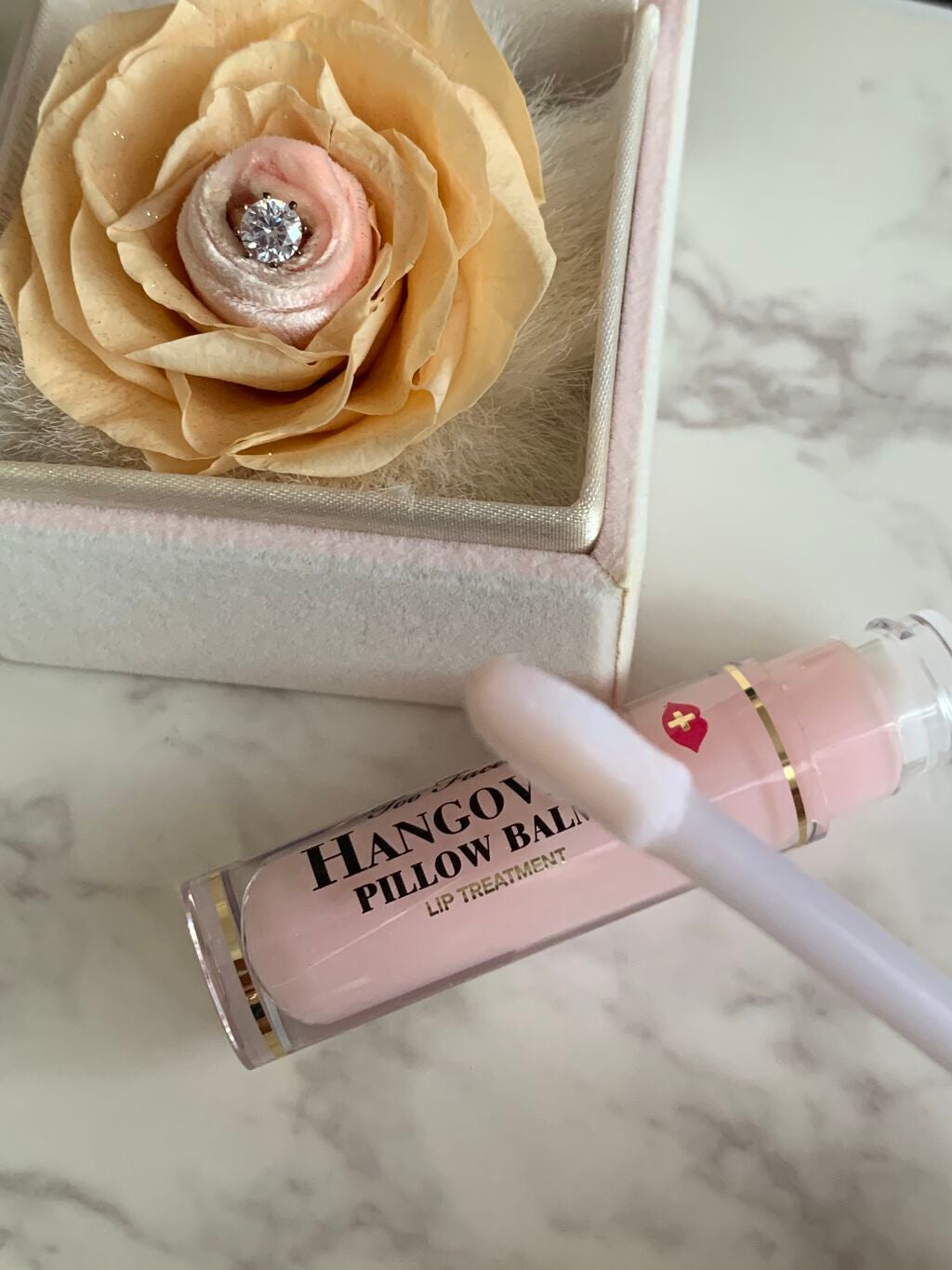 ~トゥー フェイスド ハングオーバー~ ピロー バーム リップ トリートメント/Too Faced/リップ美容液を使ったクチコミ(2枚目)