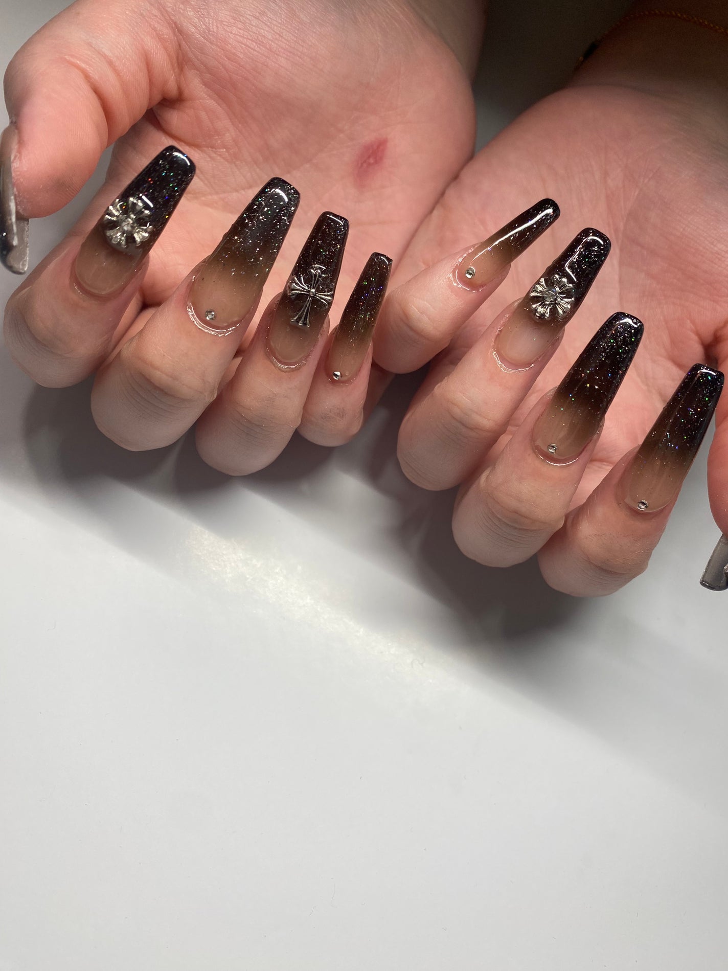 𝖓𝖆𝖎𝖑𝖎𝖘𝖙 🎱: 𝖒𝖔𝖊 フォロバ100 on LIPS 「.ロングスカルプ♡.#クリアネイル#トレンドネイル#ニュアンス..」(1枚目)