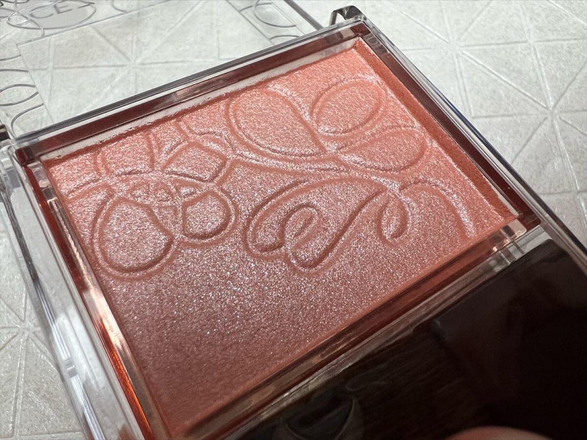 パールグロウニュアンサー/CEZANNE/パウダーハイライトを使ったクチコミ(3枚目)