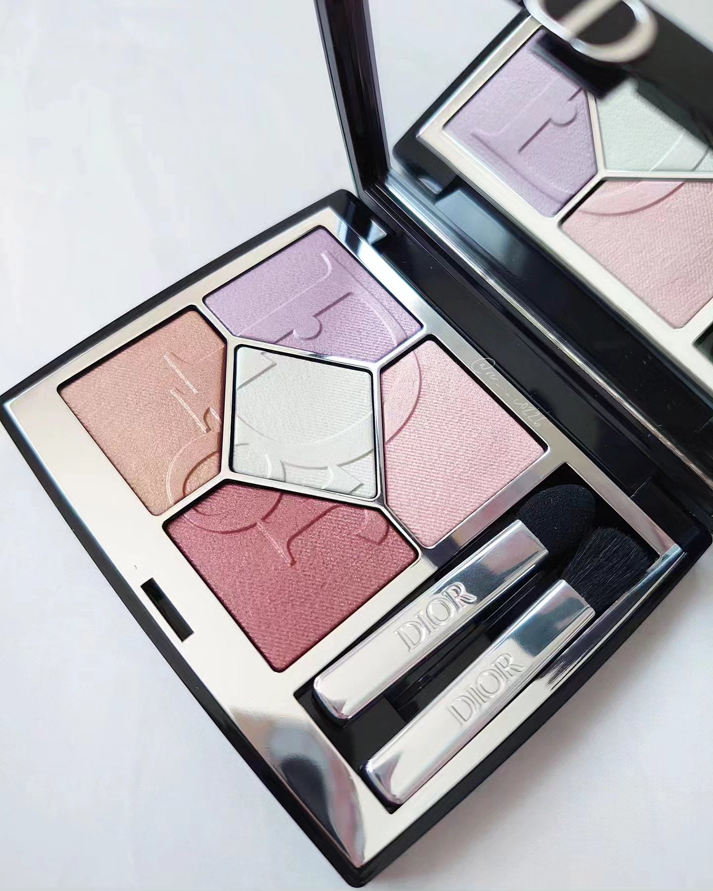 ディオールショウ スティロ ウォータープルーフ 146 パーリー ライラック/Dior/アイライナーを使ったクチコミ（1枚目）