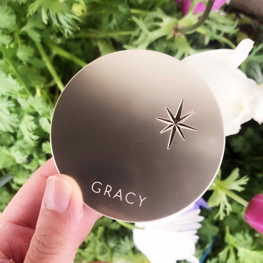 グレイシィ プレミアムパクトのクチコミ「オークル20の自然な肌色を使用しています。
このファンデーションは大人向けで、グレイシィは肌.....」（1枚目）