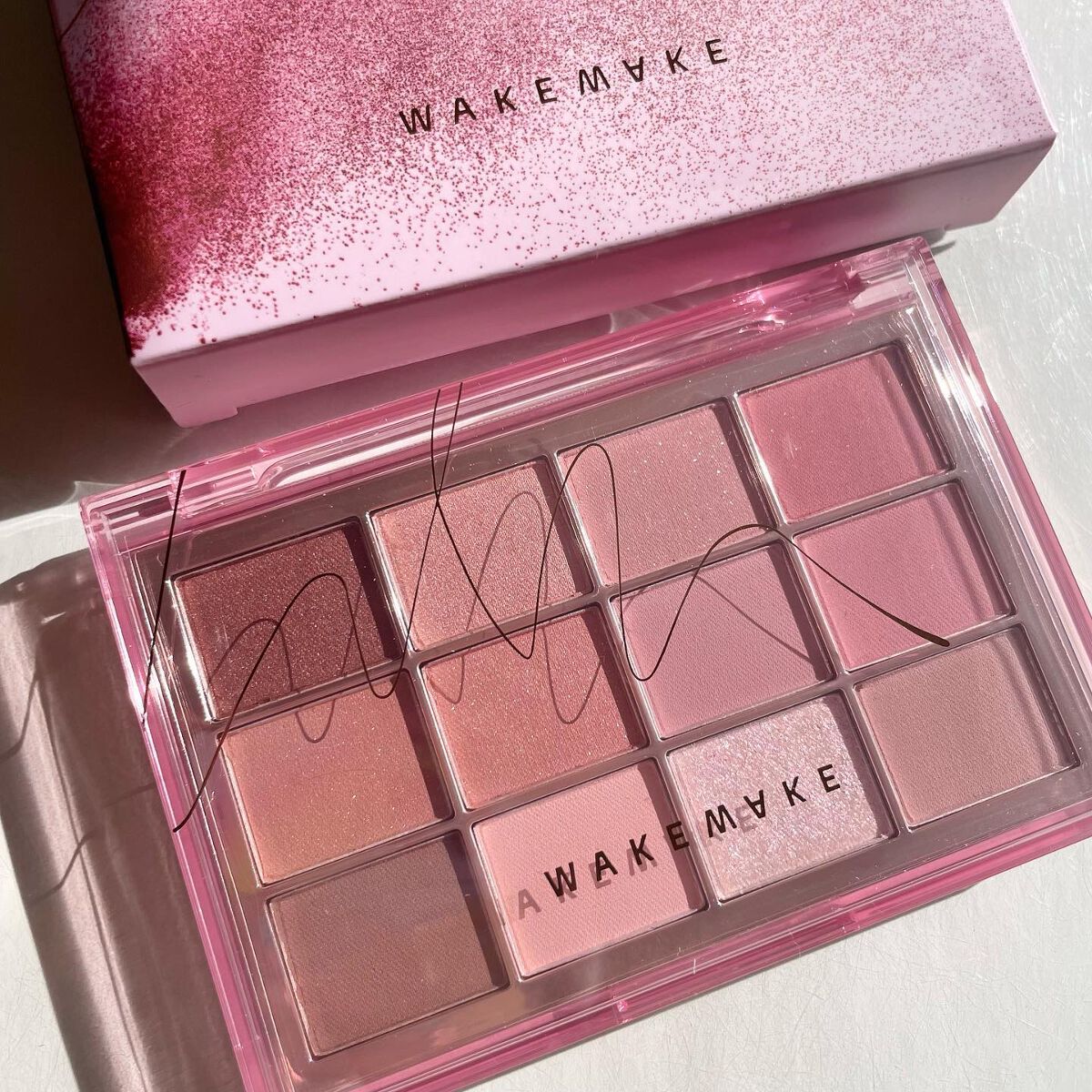 ソフトブラーリングアイパレット 03.チェリッシュブラーリング/wakemake/アイシャドウパレットを使ったクチコミ（2枚目）