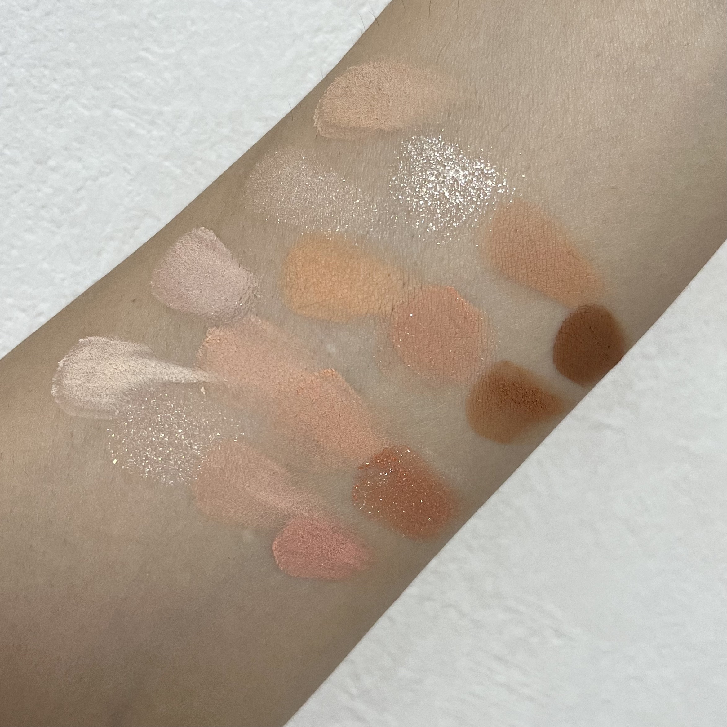 ソフトブラーリングアイパレット/wakemake/アイシャドウパレットを使ったクチコミ（3枚目）