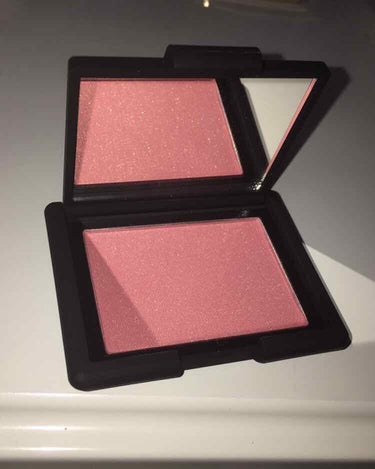 NARS ブラッシュ 3996円（税込）
4017N  トリッド

1番人気のオーガズムがタッチアップの時にちょっとギラっとして似合わなかった気がしたのでそれより少しラメ、パール感が控えめなこちらを購入