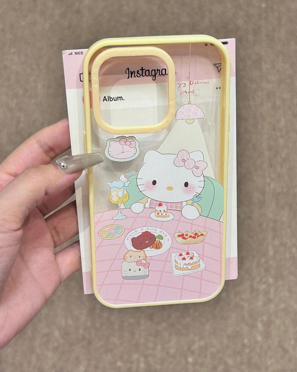 ケース大好きっ子 on LIPS 「キティのアフタヌーンティーは甘々に見える#iPhoneケース#..」(2枚目)