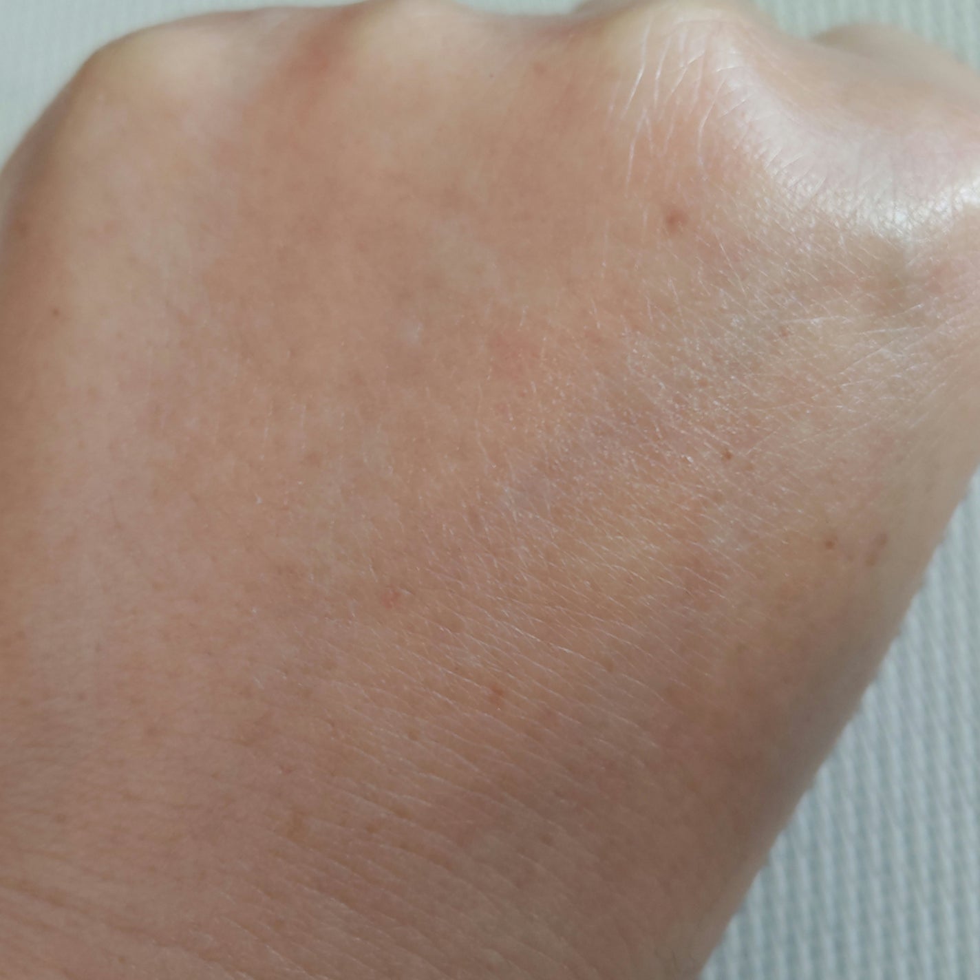 スキンアクア トーンアップUVエッセンス/スキンアクア/日焼け止めクリームを使ったクチコミ(4枚目)