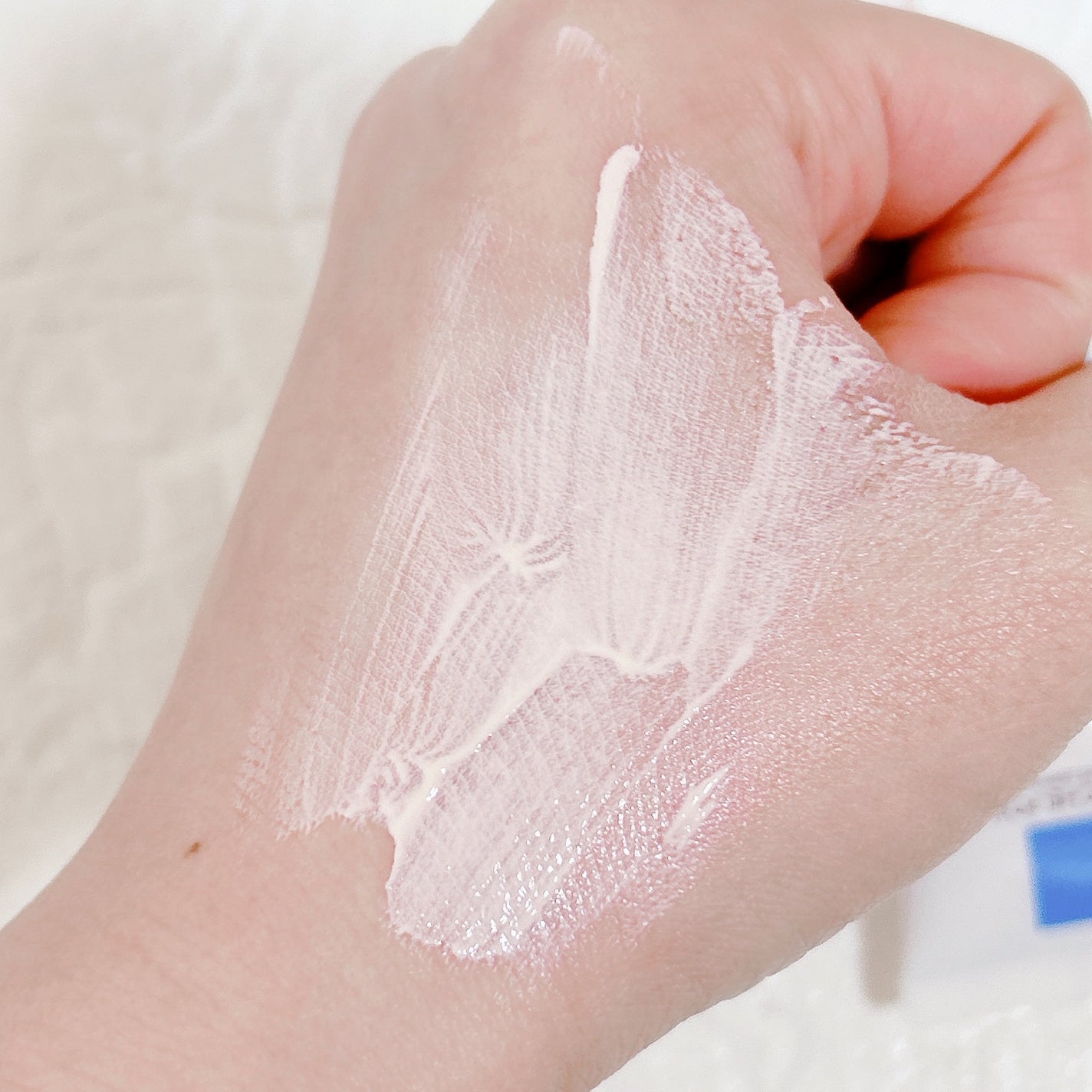 UVイデア XL プロテクショントーンアップ ローズ/ラ ロッシュ ポゼ/日焼け止めクリームを使ったクチコミ(4枚目)