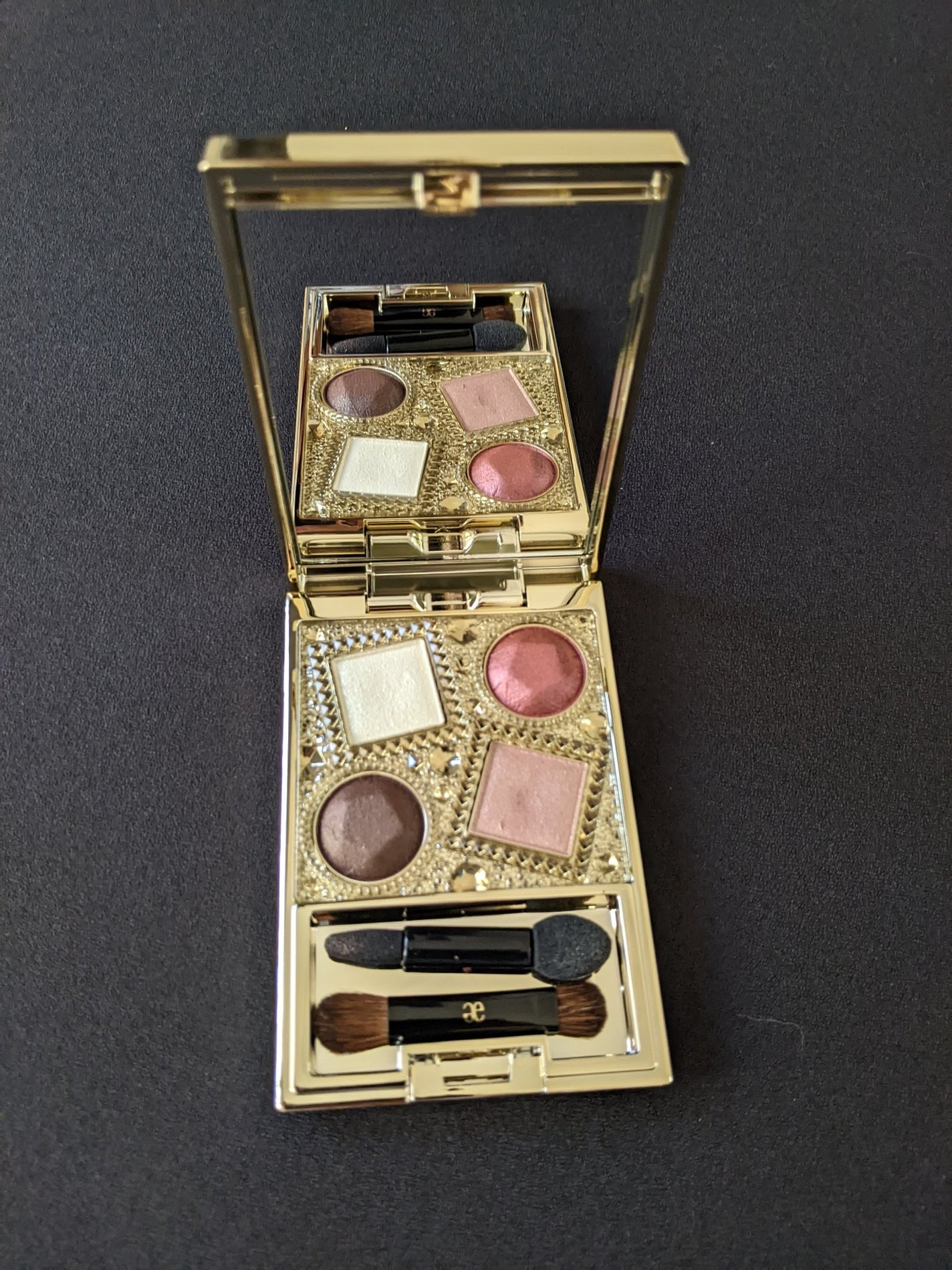 エレガンス ヌーヴェル アイズ/Elégance/アイシャドウパレットを使ったクチコミ(1枚目)