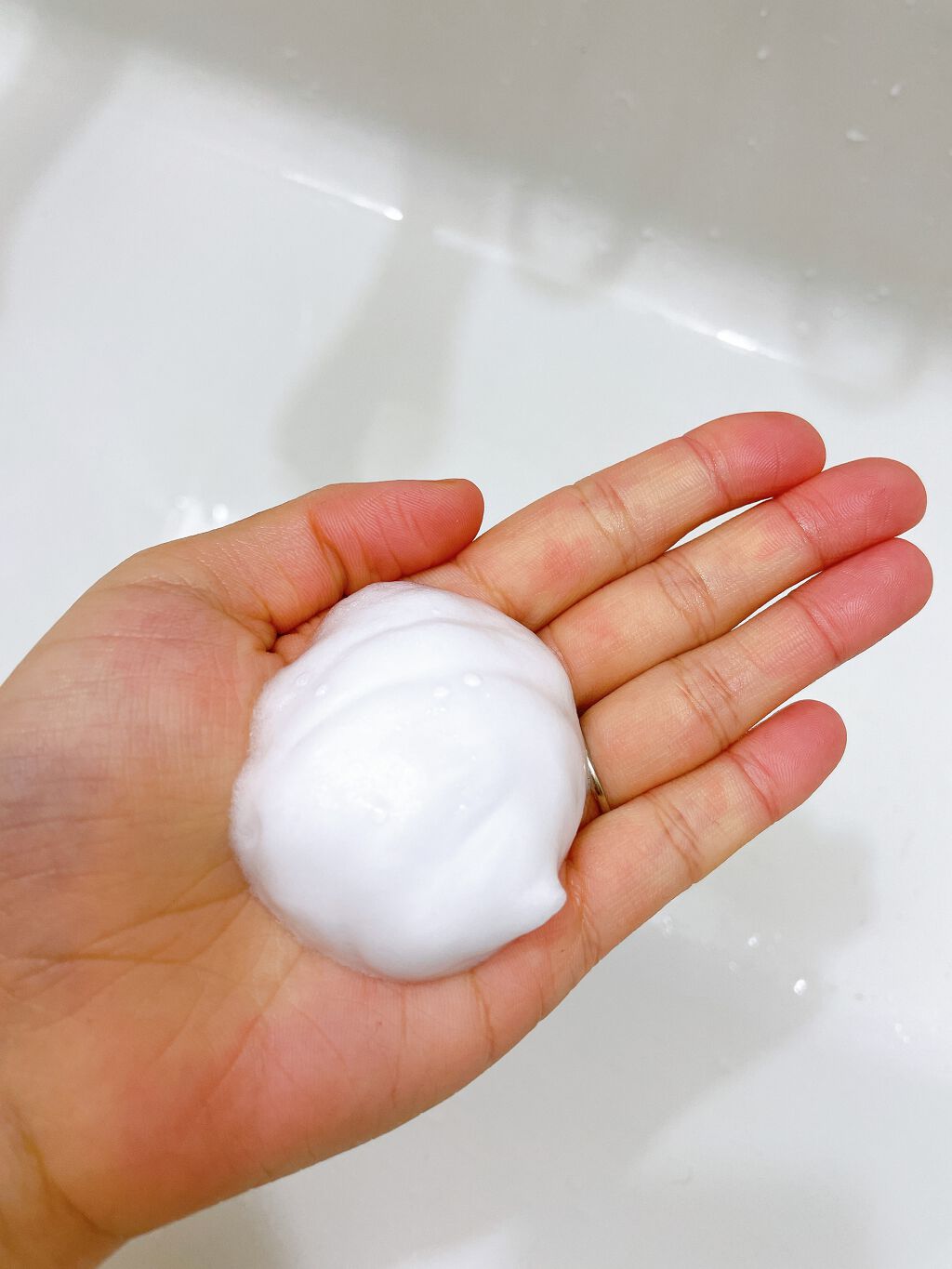 hadakaraボディソープ 泡で出てくるオイルインタイプ ローズガーデンの香り/hadakara/ボディソープを使ったクチコミ(2枚目)