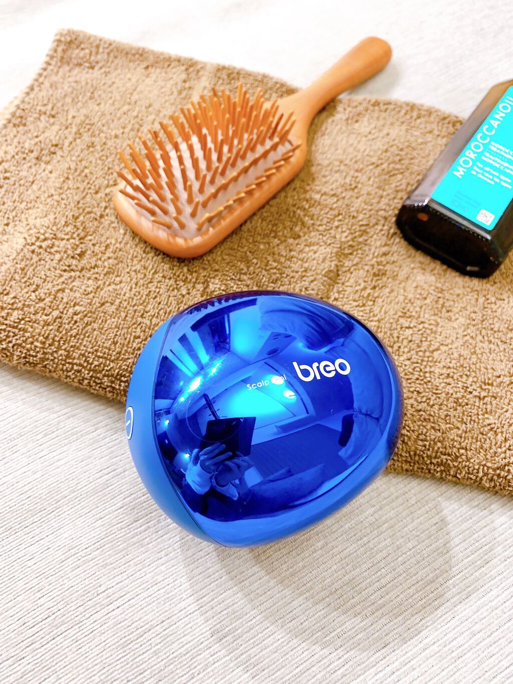 日高 on LIPS 「PC仕事やスマホ。気づかないうちに頭皮も凝り固まってる。手でマ..」(2枚目)